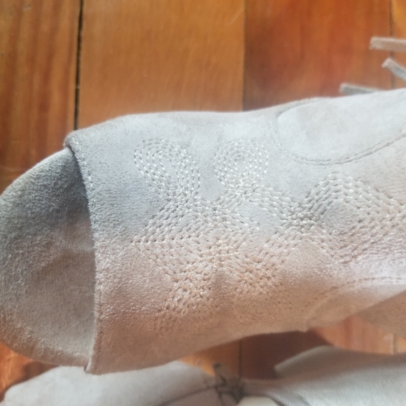 Coconuts by Matisse Booties. Light beige. Size 7 - Picture 2 of 8